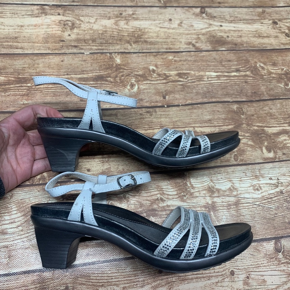 Abeo Patent Leather Open Toe White Studded Strappy Sandal Heels Women's Size 6 - Picture 2 of 10